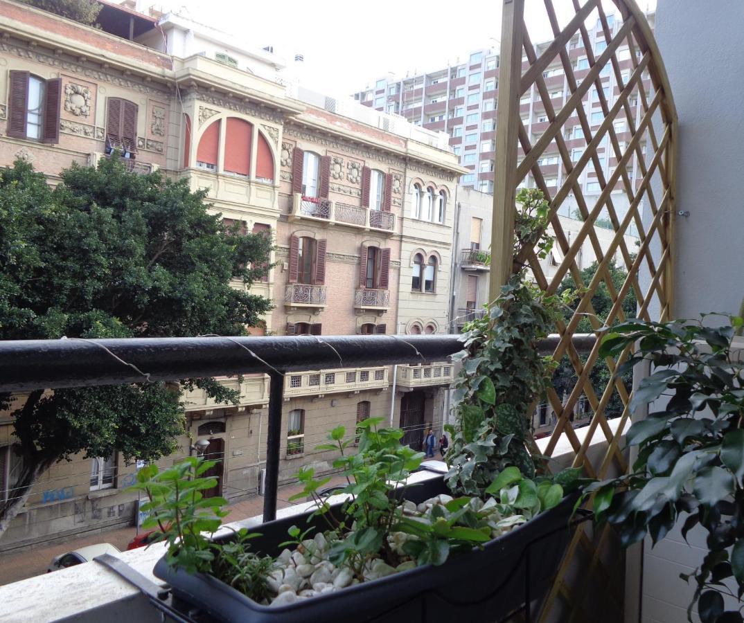 Chloe'S Rooms Cagliari Luaran gambar